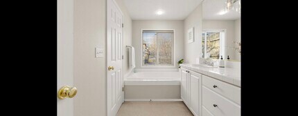 4208 NW 126th Ave in Portland, OR - Building Photo - Building Photo
