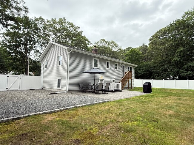 property at 12 Dee Pl