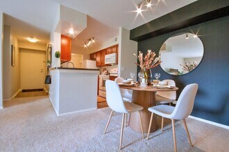 4125 Chesapeake Dr in Aurora, IL - Building Photo - Building Photo