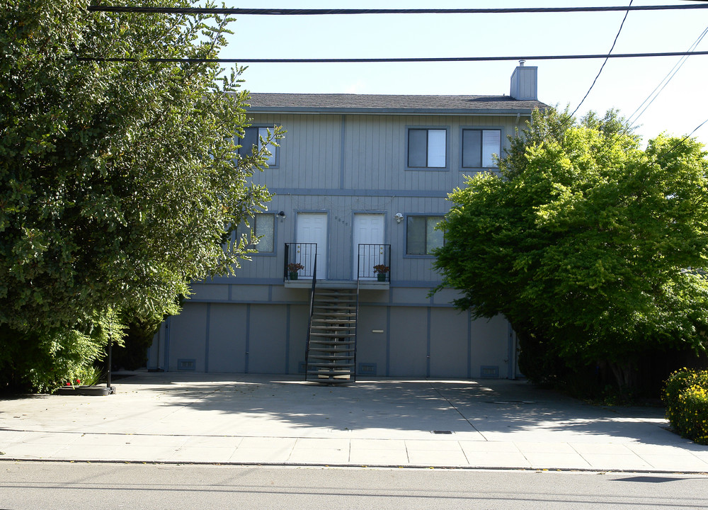 2865 Blenheim Ave in Redwood City, CA - Building Photo