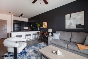 2621 S Jefferson Ave, Unit 323 in Springfield, MO - Building Photo