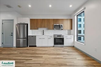 39 Railroad Ave in Haverhill, MA - Building Photo - Building Photo