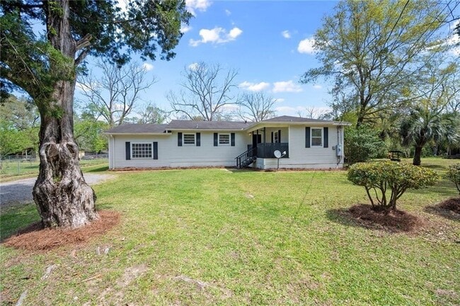 property at 522 Pine St