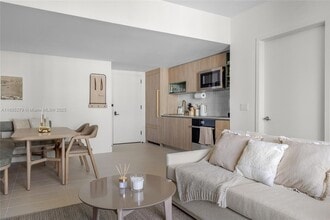 159 NE 6th St, Unit 3209 in Miami, FL - Building Photo - Building Photo