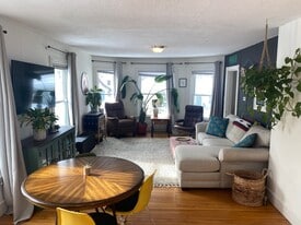 103 Beacon St, Unit 103 in Portland, ME - Building Photo