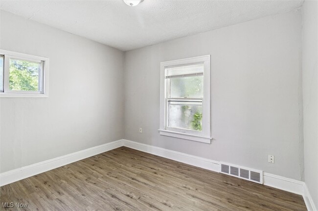 property at 1524 E 204th St