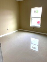 4321 Jan St, Unit 2 in Harlingen, TX - Foto de edificio - Building Photo