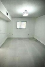 2324 SW 57th Ave in Miami, FL - Building Photo - Building Photo