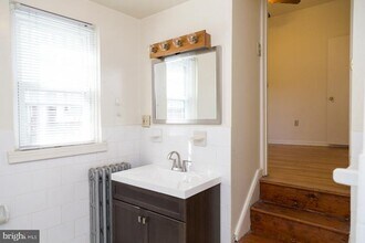 2306 Spruce St-Unit -301 in Philadelphia, PA - Building Photo - Building Photo