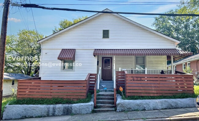property at 613 N Jackson Ave