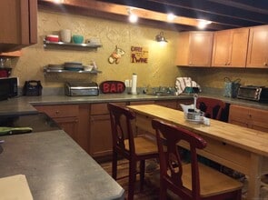 1187 Mt Carmel Ave in North Haven, CT - Building Photo - Building Photo