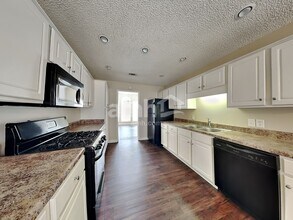 212 Thorncrest in Stockbridge, GA - Building Photo - Building Photo