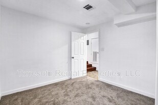 1920 Leal St in San Antonio, TX - Building Photo