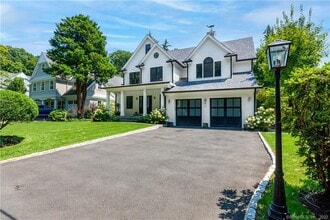 31 Hazel St in Darien, CT - Building Photo - Building Photo