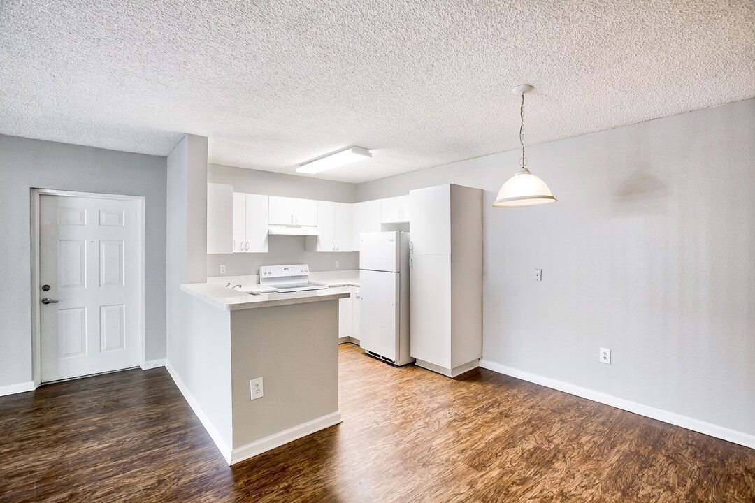 Chelsea Commons Apartments in Lake Worth, FL - Building Photo