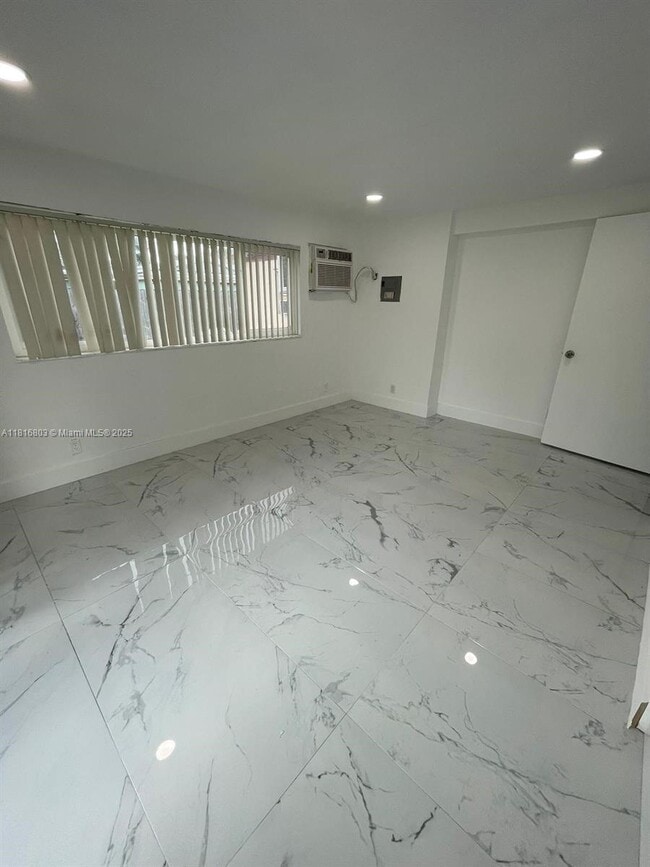4327 SW 50th St in Fort Lauderdale, FL - Building Photo - Building Photo