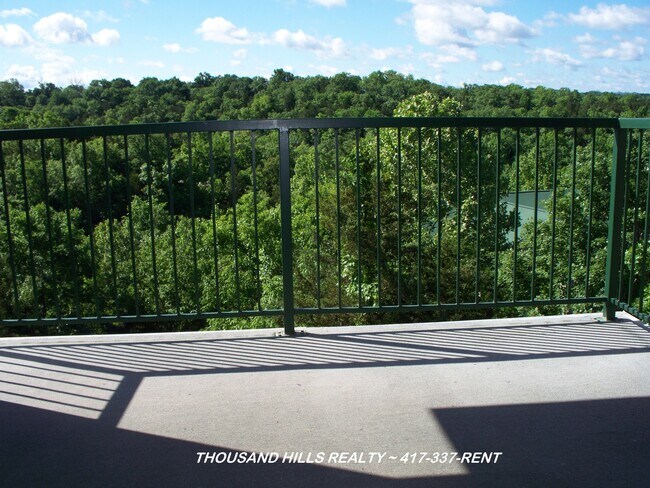 545 Valley View in Branson, MO - Foto de edificio - Building Photo