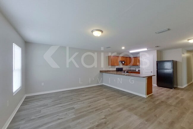 315 NE 25th Terrace in Cape Coral, FL - Foto de edificio - Building Photo