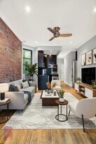 250 Mott St, Unit 16 in New York, NY - Building Photo