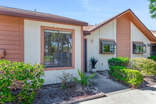 196 White Fawn Dr in Daytona Beach, FL - Building Photo - Building Photo