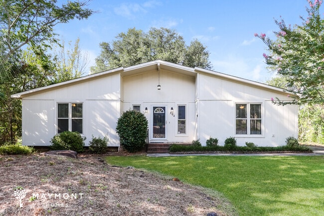 property at 304 E Wynngate Dr