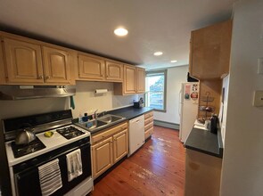 9 Hodges Ct, Unit 2 in Salem, MA - Building Photo - Building Photo