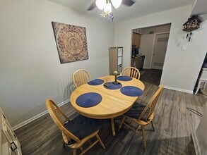 25 Sweetgum Ln, Unit 25 Sweetgum Lane in Monmouth Junction, NJ - Foto de edificio - Building Photo