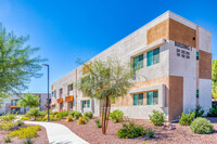 Wardelle Townhouses in Las Vegas, NV - Foto de edificio - Building Photo