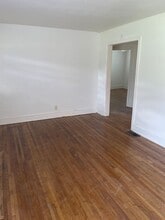 5212 Brenda Dr in Winston-Salem, NC - Foto de edificio - Building Photo