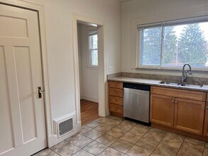 3578 Burch Ave in Cincinnati, OH - Building Photo - Building Photo