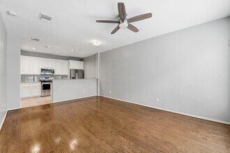1507 Sutton St in Houston, TX - Building Photo - Building Photo