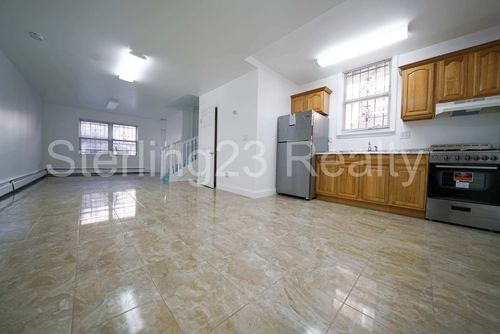 23-09 29th St-Unit -1 in Queens, NY - Building Photo - Building Photo