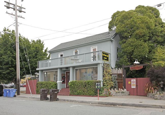 Nelson Apartments in Santa Cruz, CA - Building Photo - Building Photo