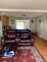 12 Drake Ct in South Windsor, CT - Building Photo - Building Photo