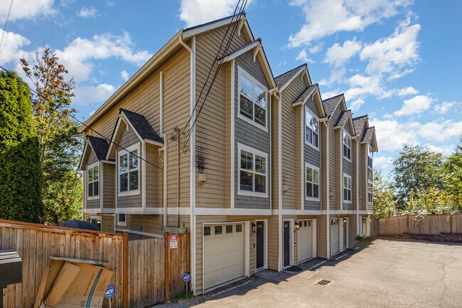 4848 Railroad Ave NE in Seattle, WA - Building Photo - Building Photo