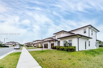 4354 SW 122nd Ter in Davie, FL - Building Photo - Building Photo