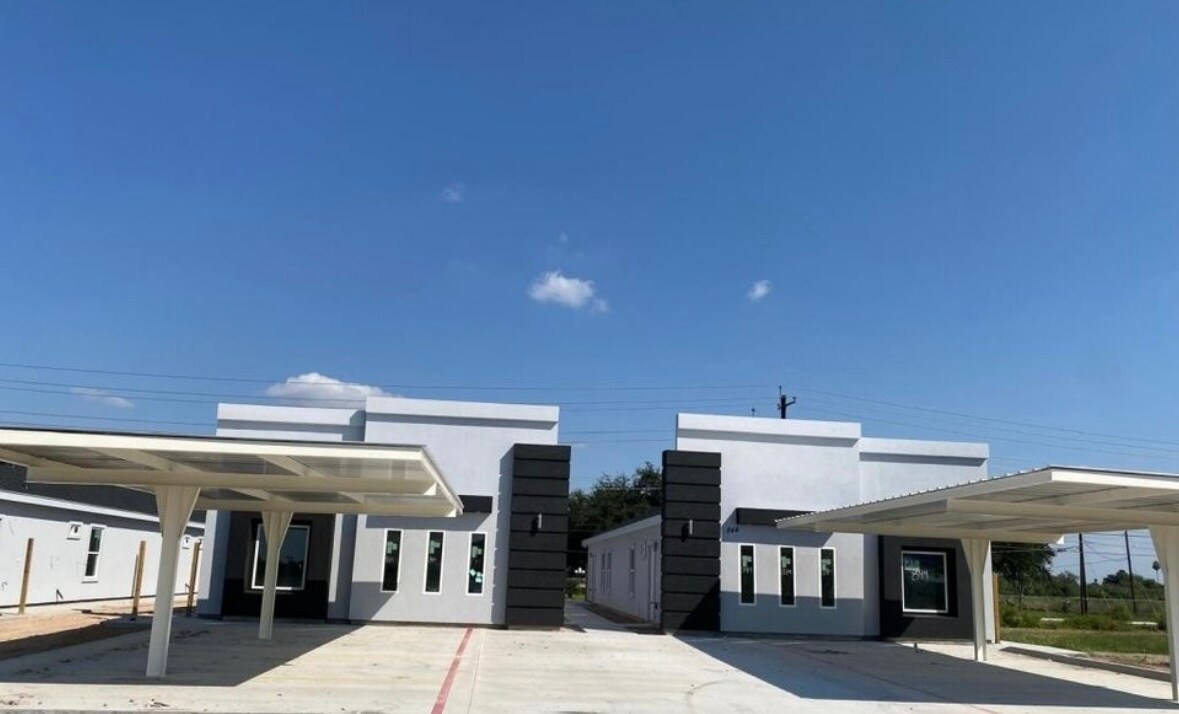 829 N Alamo Rd in Alamo, TX - Building Photo