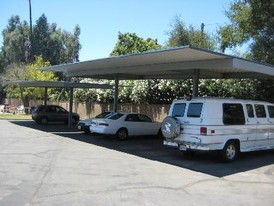 Pecan Apartments in Escondido, CA - Foto de edificio - Building Photo