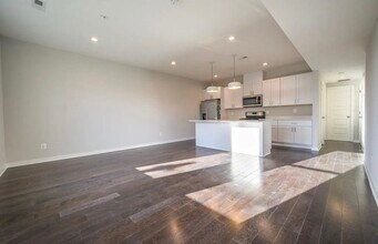 2505 Burns St SE in Washington, DC - Building Photo - Building Photo