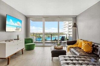 5151 Collins Ave in Miami, FL - Building Photo - Building Photo