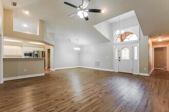 4661 Marsh Harbor Dr in Tavares, FL - Building Photo - Building Photo