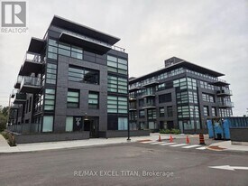 1612 Charles St in Whitby, ON - Building Photo