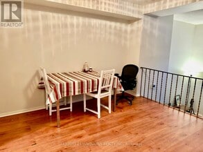 1330 Trowbridge Dr in Oshawa, ON - Building Photo - Building Photo