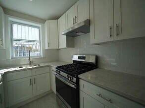 20-23-23 37th St in Queens, NY - Building Photo - Building Photo