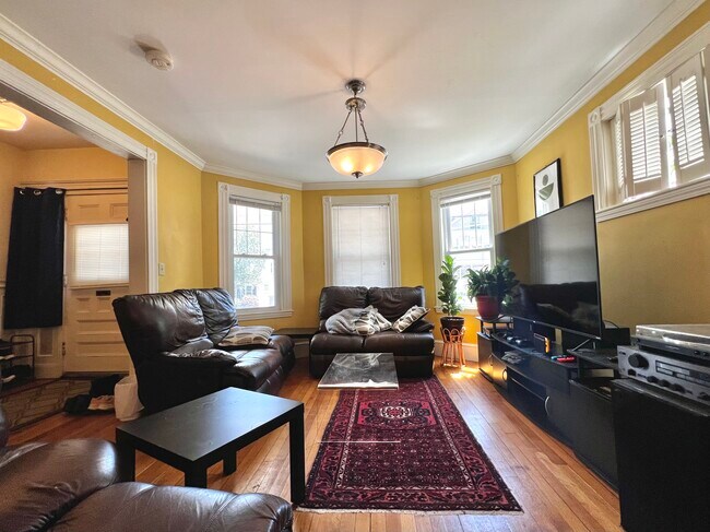 24 Burton St, Unit 1 in Boston, MA - Building Photo - Building Photo