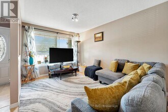 39 Marilyn Ct in Hamilton, ON - Building Photo - Building Photo