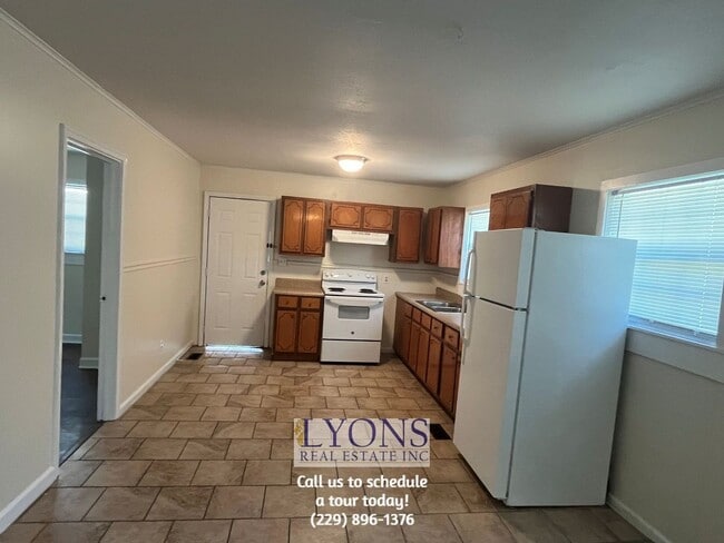 615 E Brookwood Dr in Valdosta, GA - Building Photo - Building Photo