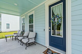 60 Backwater St in Port Royal, SC - Building Photo - Building Photo