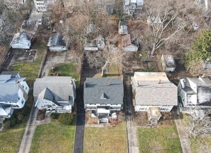 1686 Lee Rd in Cleveland Heights, OH - Building Photo - Building Photo
