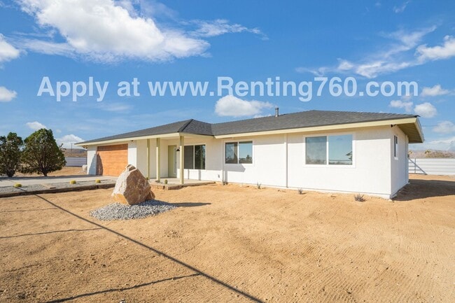 1031 Sunset Mesa in Landers, CA - Building Photo - Building Photo